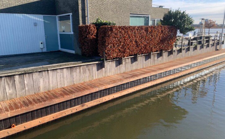 Damwanden bij watervilla's Noorderplassen West
