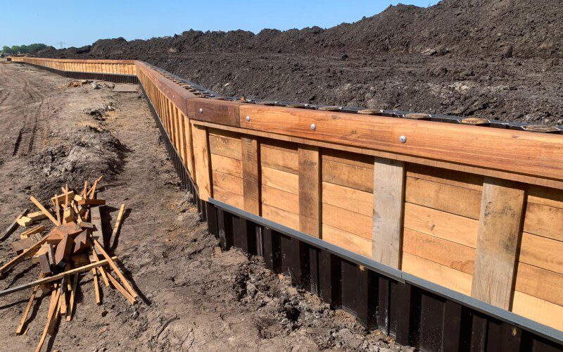 Prolock sigma met hout beschoeiing met natuurlijke uitstraling