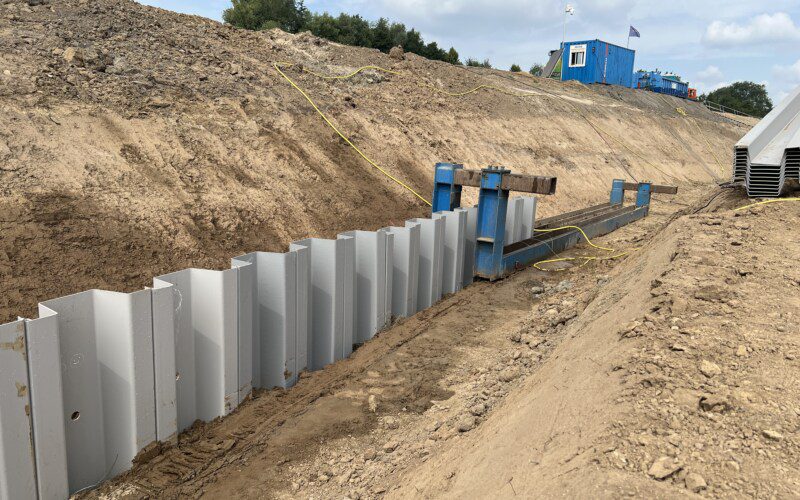 Epsilon kunststof damwand voor dijkbescherming