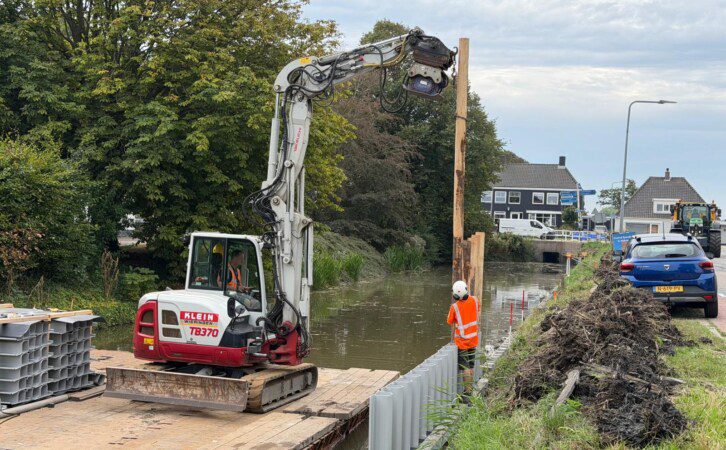 Montage van Prolock Omega langs de Molenweg in Wieringerwaard