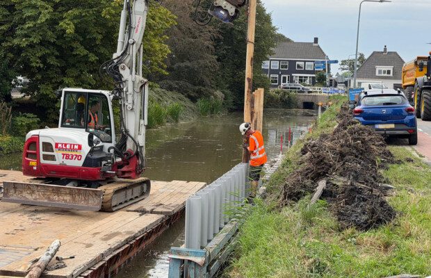 Montage van Prolock Omega langs de Molenweg in Wieringerwaard